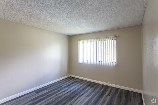 2 BR, 2 BA - 1079 SF - Alta Cima Apartment Homes *$1000 Off*