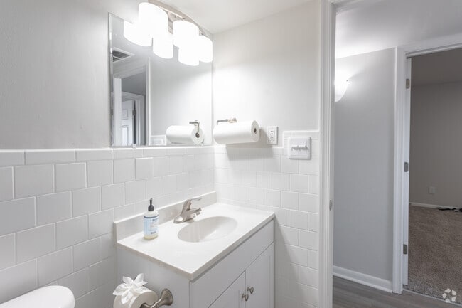 2BR,1BA,900SF - 2 Bedroom A - Autumn Lakes Apartments
