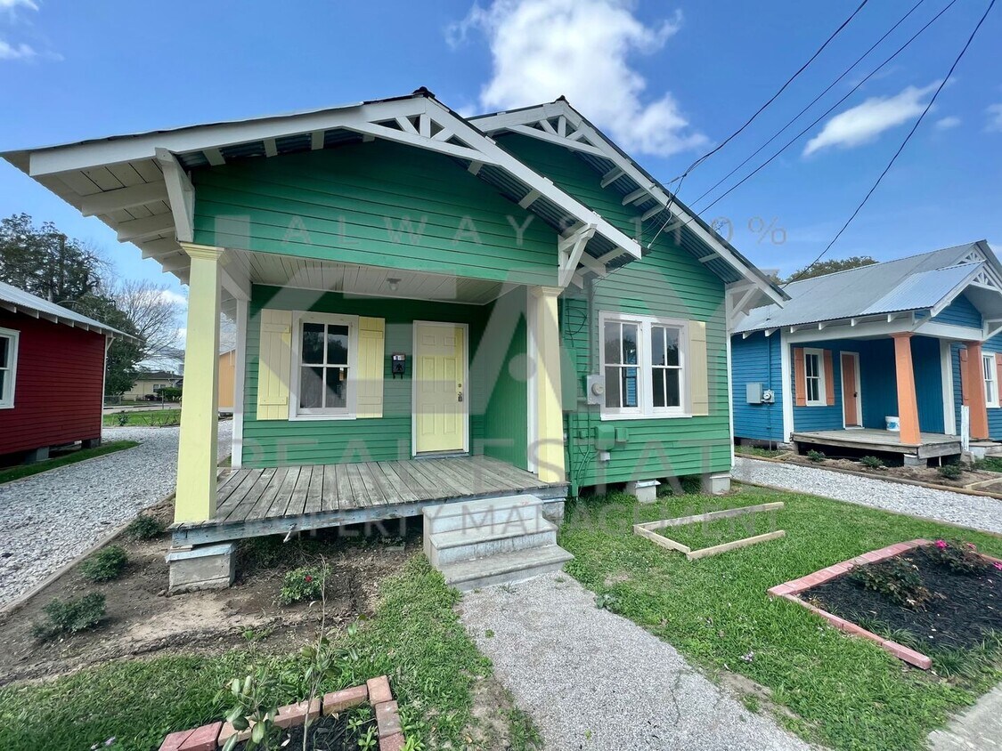 Primary Photo - 2 Bedroom, 1 Bathroom Home Near UL!