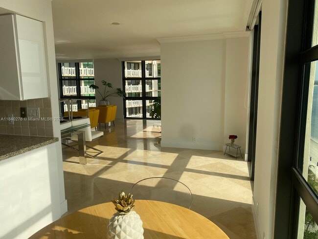Building Photo - 1111 Crandon Blvd
