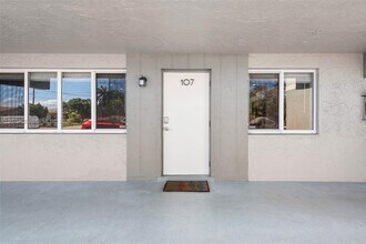 Building Photo - 1400 NE 54th St