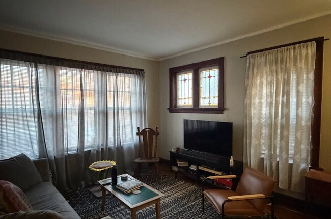 Foto del edificio - 2516 Bellevue Ave