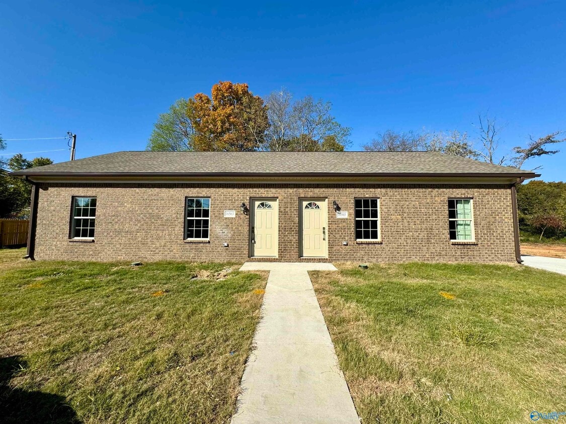 Building Photo - 16574 Jamilynn Dr