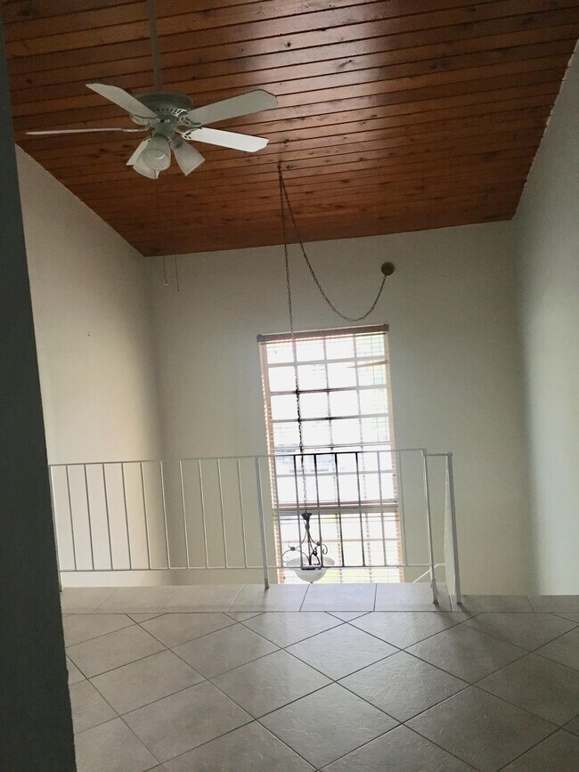 Foto del edificio - 42 Navarre Ave