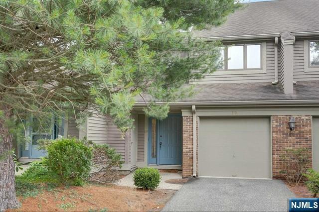 Primary Photo - 119 Macleish Ct