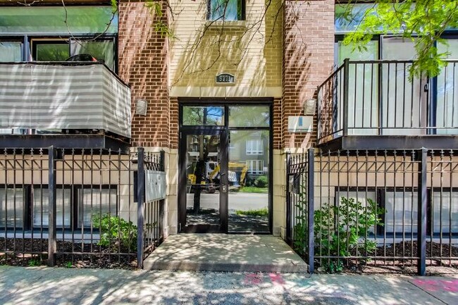 Foto del edificio - 5771 N Ridge Ave