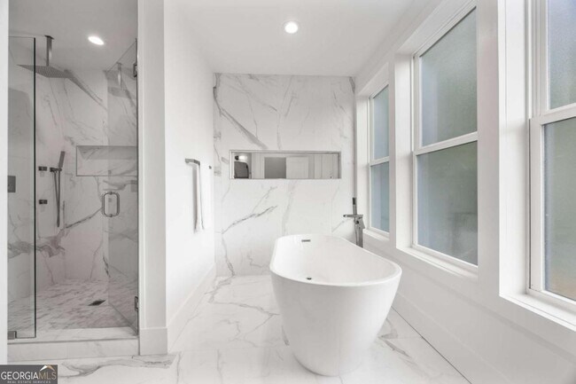 Foto del edificio - 24 Hutchinson St NE