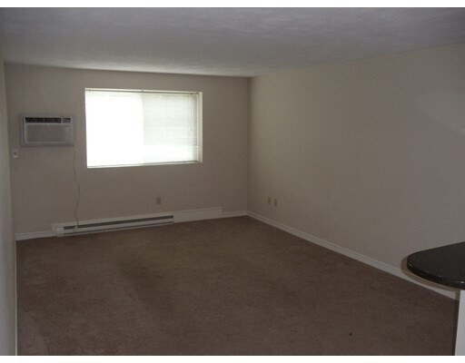 Building Photo - 20 Camelot Way