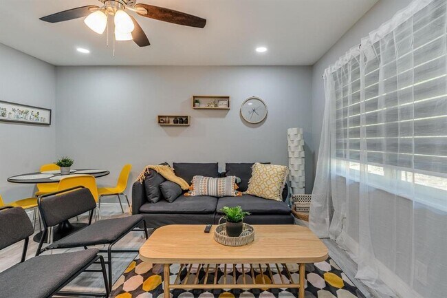 Foto del edificio - 1051 SW 32nd Ct