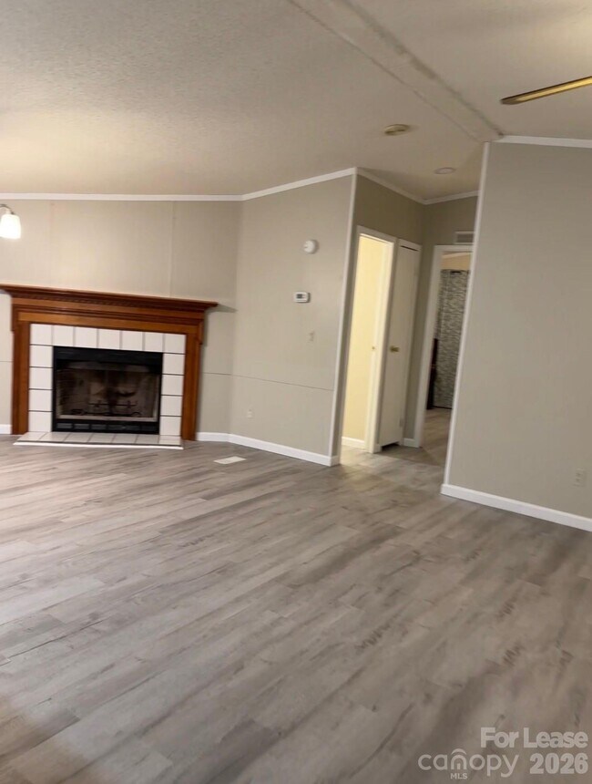 Foto del edificio - 6117 Sunrise Ln
