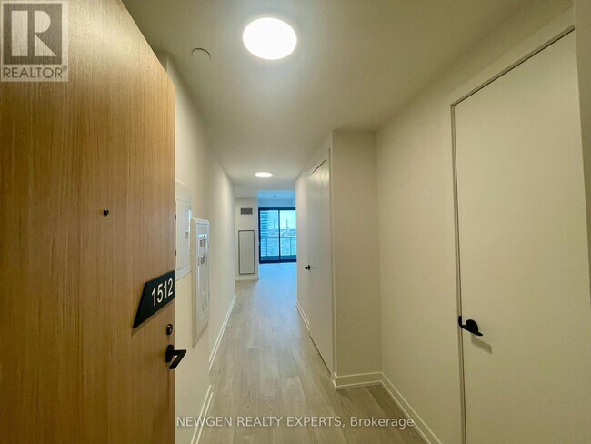 Photo du bâtiment - 35 Parliament St