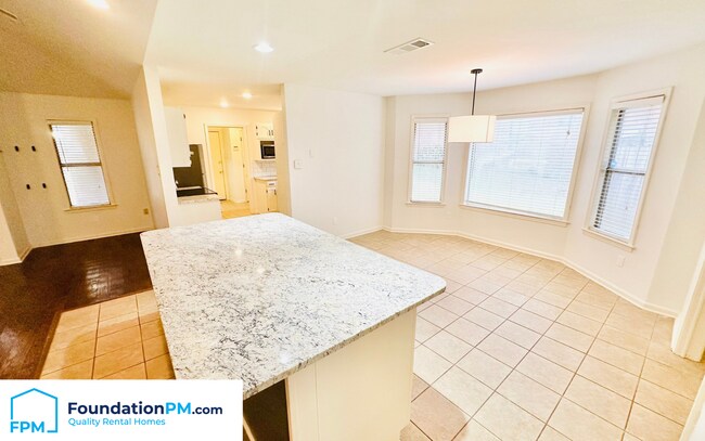 Foto del edificio - 2409 Fairway Oaks Dr