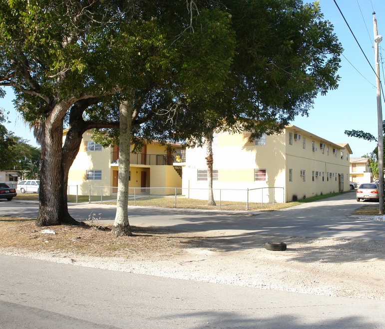 Primary Photo - Ensign House Apartment