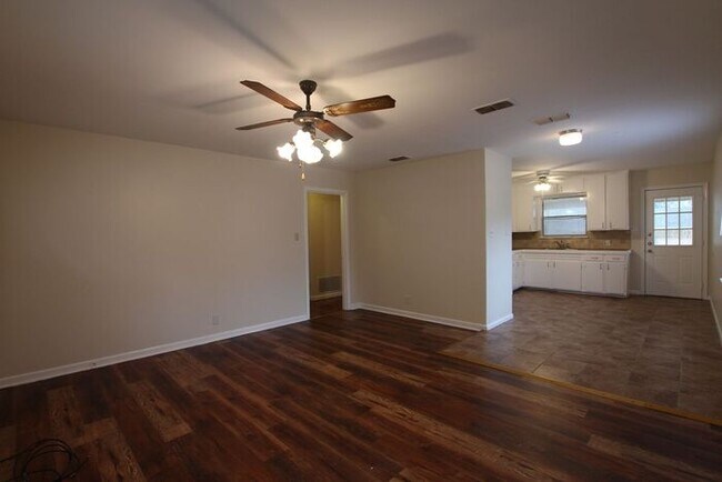 Foto del edificio - Charming 3 bedroom Home in Tyler ISD!