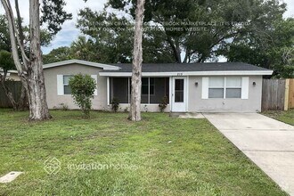 Building Photo - 215 Emerald Ln