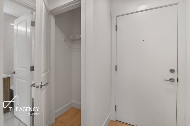 Building Photo - 1036 Coronation Ave