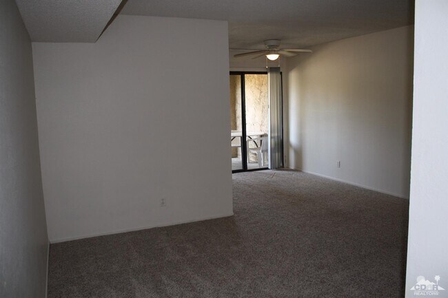 Building Photo - 5300 E Waverly Dr