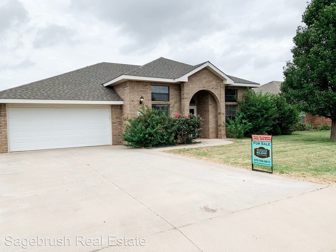Primary Photo - 4 br, 3 bath House - 316 Olive Dr.