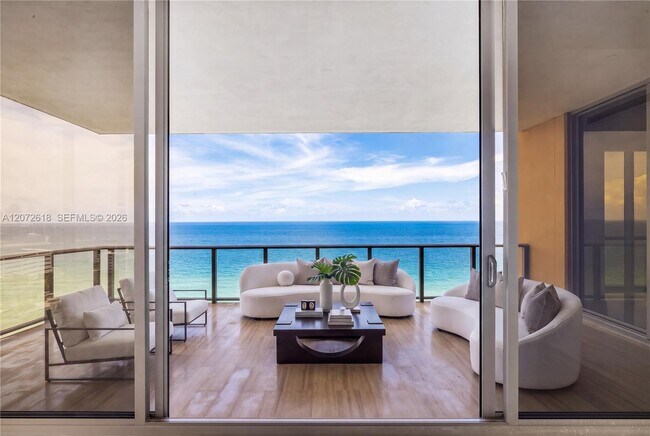 Foto del edificio - 17749 Collins Ave