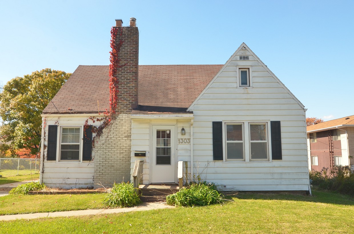 Foto principal - 1303 Oakland Rd NE