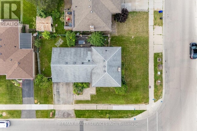 Building Photo - 560 Highpoint Ave