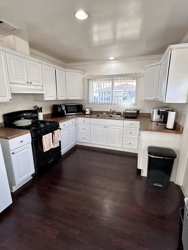 Foto del edificio - 5544 Mary Ln Dr