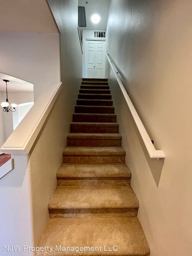 Foto del edificio - 2 br, 2.5 bath House - 15340 SW Warbler Wa...