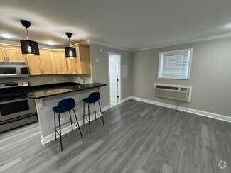 Building Photo - 45 Sheridan Dr NE