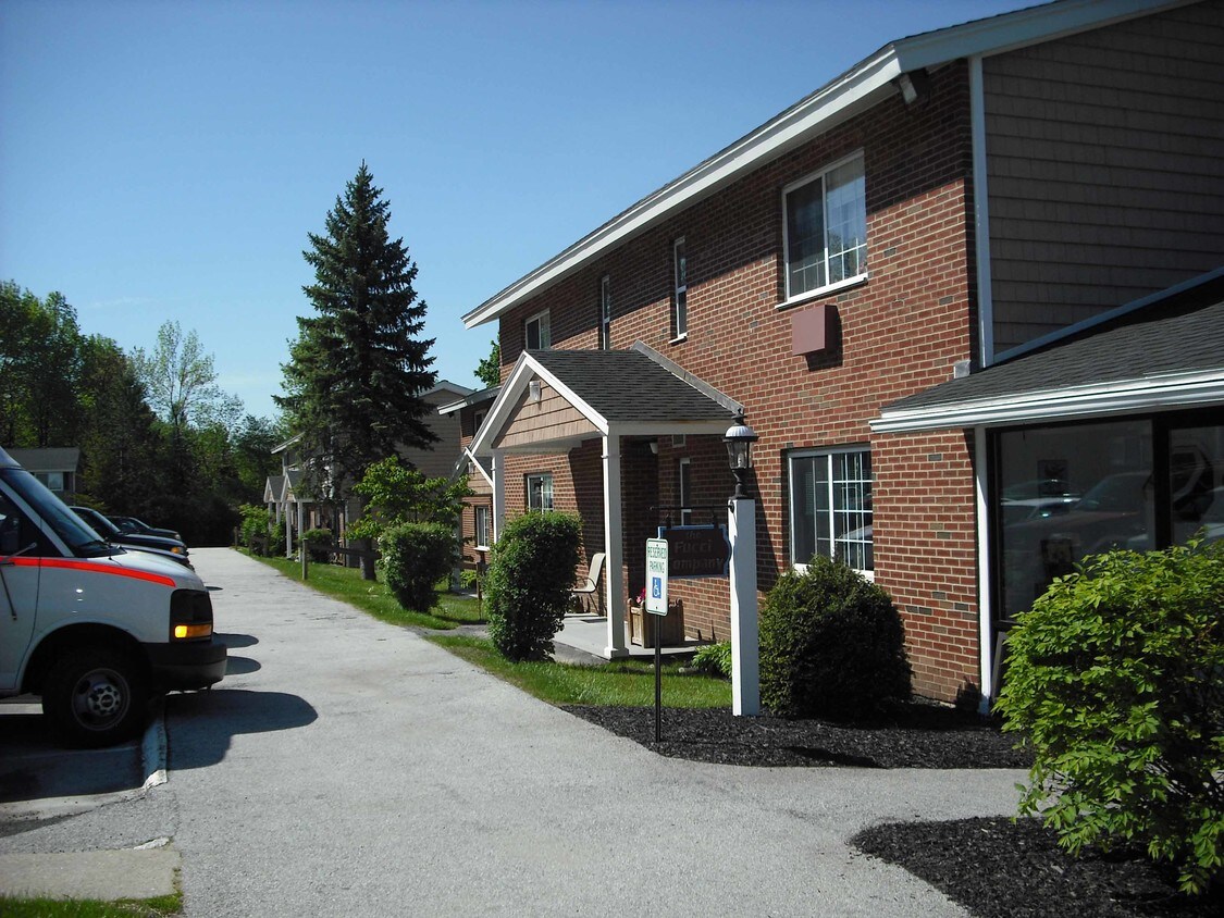 15 Regency Mnr, Rutland, VT 05701 Townhome Rentals in Rutland VT