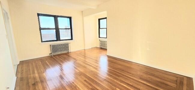 Building Photo - 102 Amsterdam Ave
