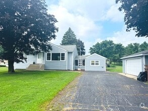 Building Photo - 8450 Wolf Rd