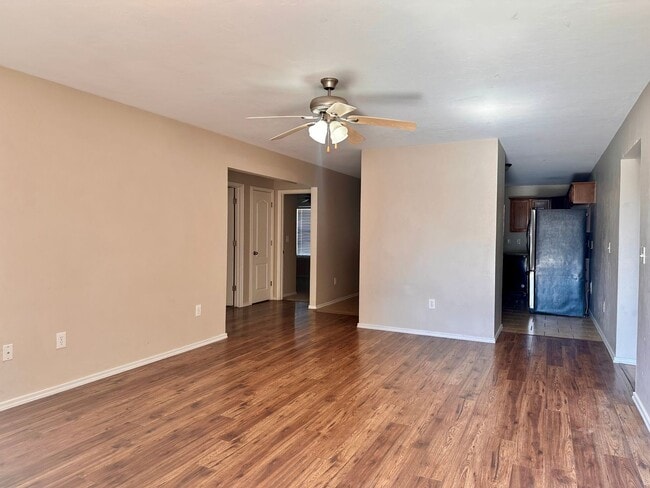 Foto del edificio - Newer 3 Bedroom off I-240- Move in Deposit-Free! (If Qualified)