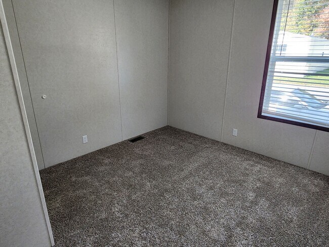 Building Photo - 247 Magnolia Pl