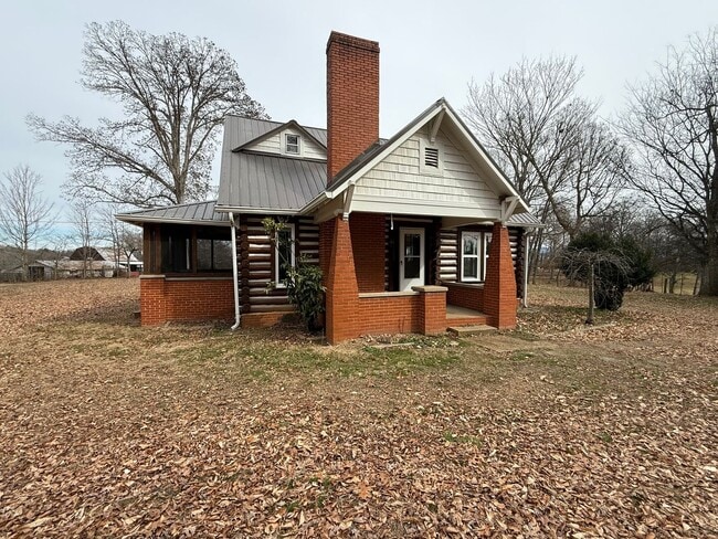 Building Photo - 4676 Sevierville Rd