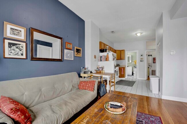 Foto del edificio - 2545 W North Ave