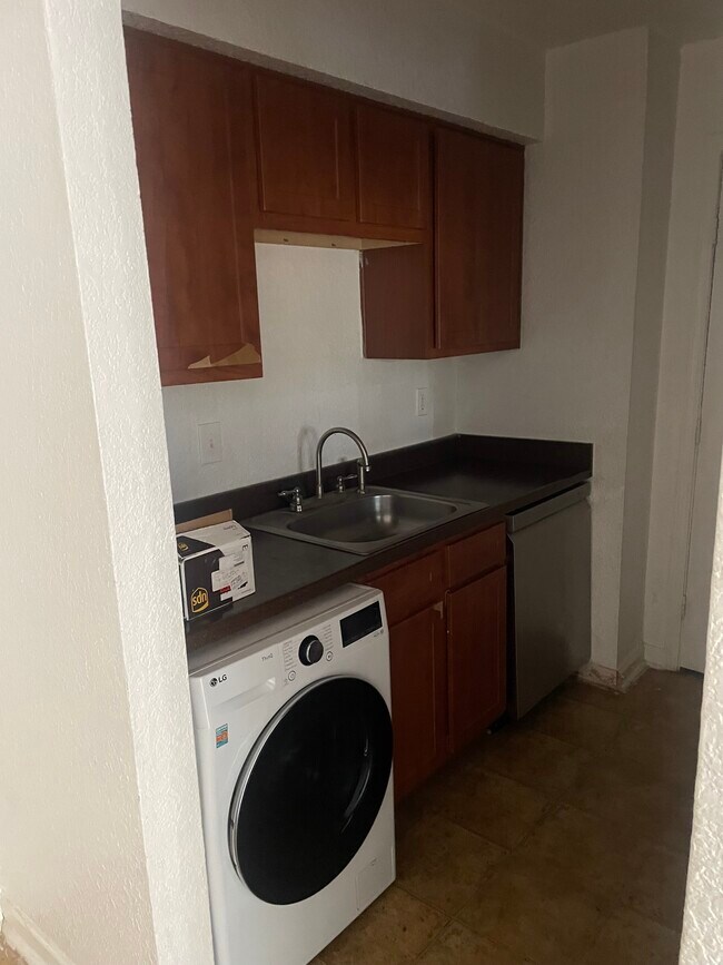 All in one Washer and Dryer combo and dishwasher - 8100 Creekbend Dr