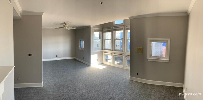 Building Photo - 767 La Playa St