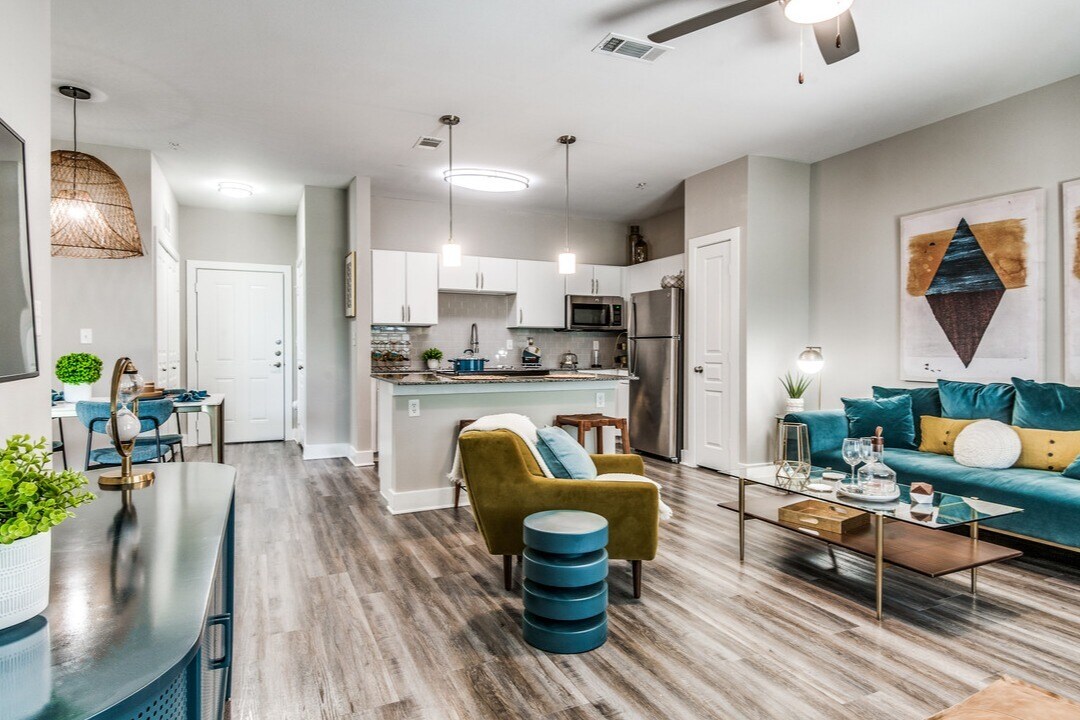 Centreport Lakes Apartments in Fort Worth, TX