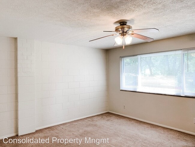 Building Photo - 152 E Stadium Ave