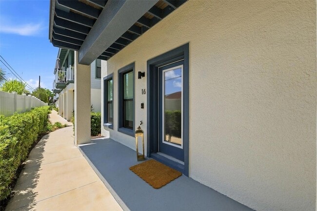 Photo - 946 Highland Ave Townhome