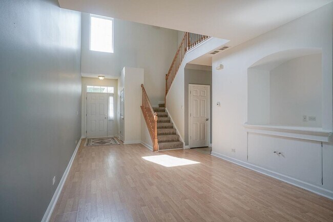 Building Photo - 553 Telluride Dr