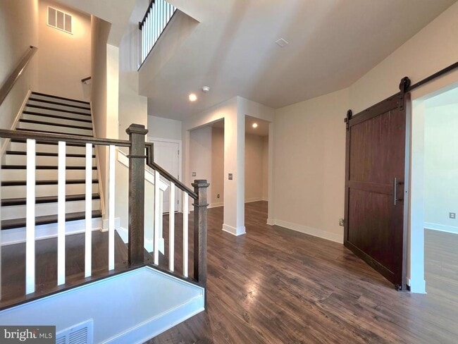 Foto del edificio - 1552 Meadowlark Glen Rd