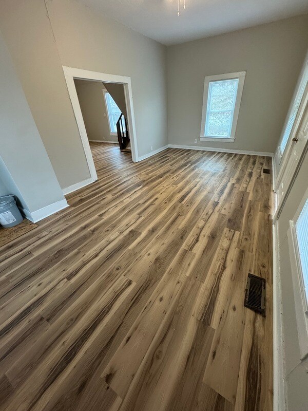 Foto del edificio - 2404 Trenton St