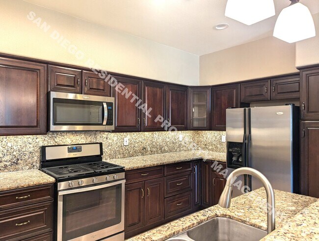 Foto del edificio - Elegant 2 Bedroom 2 Bath Condo in the Gate...