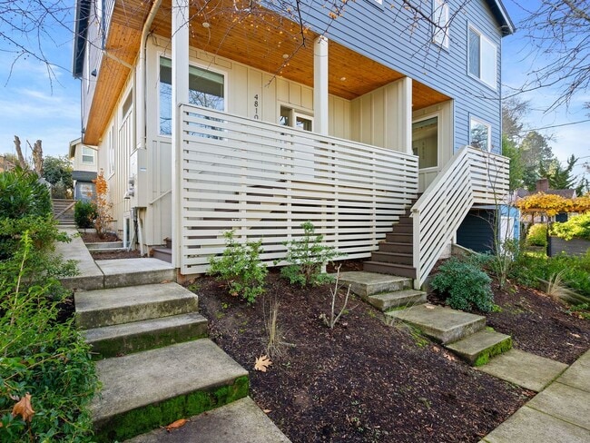 Foto del edificio - 4 bed/3.5 Bath Townhouse in Richmond Neighborhood, SE Portland