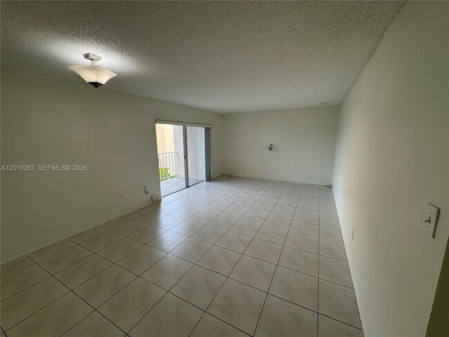 Foto del edificio - 7725 SW 86th St