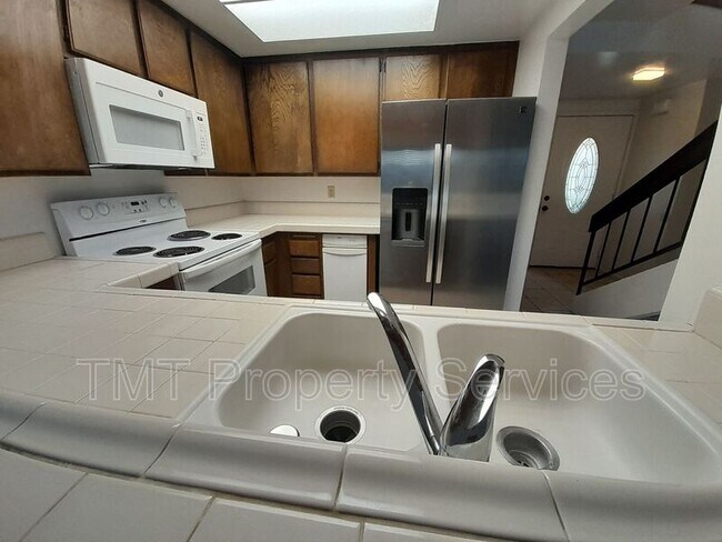 Foto del edificio - 413 E Rice Ranch Rd