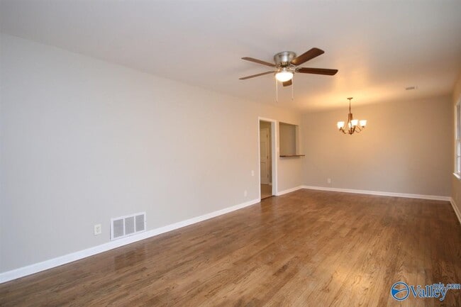 Foto del edificio - 1607 Clb Vw Dr NW