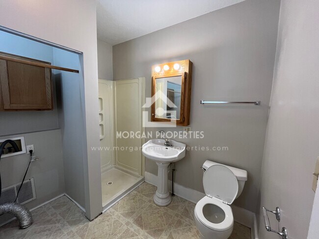 Foto del edificio - 1225 W Walnut St
