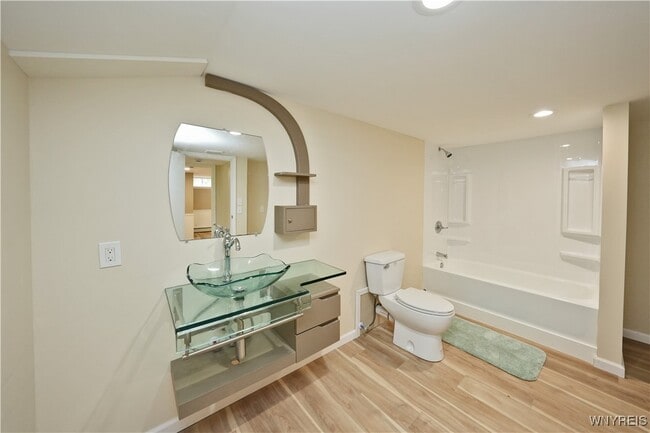Building Photo - 100 Bridle Ln